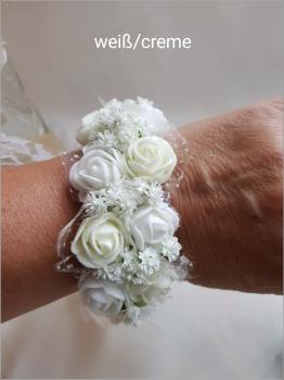 Längliches Blumenarmband für das Blumenkind oder die Brautjungfer